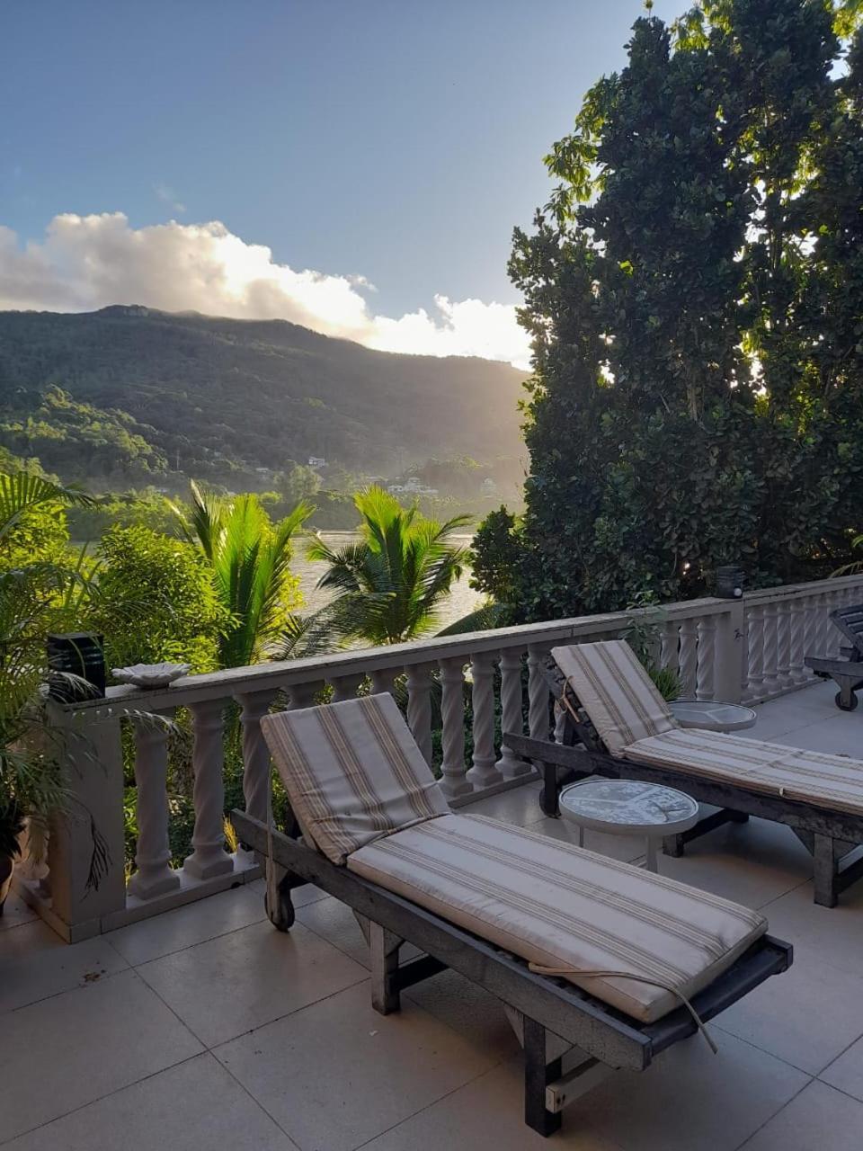 Bayview Villa -Sea Side Villa Anse Boileau Extérieur photo